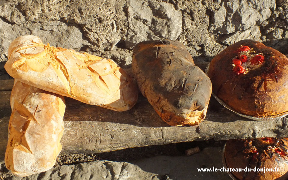 Hébergement proche des thermes de Aix les Bains, chambre avec petit déjeuner savoyard produits du terroir pain cuit au feu de bois